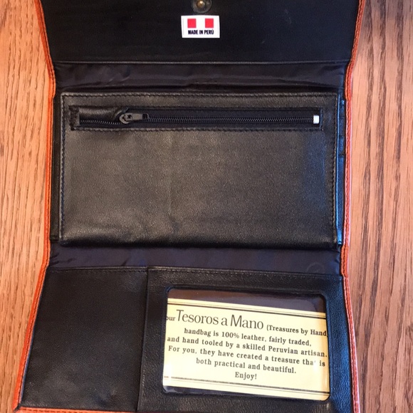 Leather Embossed Wallet - Picture 6 of 9